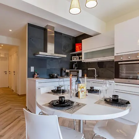 Eva-modern 2 Bedroom Seaside Appartement *